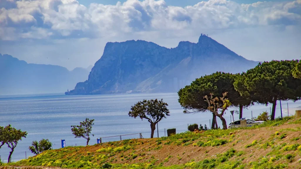 Suelo urbano con vistas panorámicas al mar y proyecto Suelo urbano con vistas panorámicas al mar y proyecto